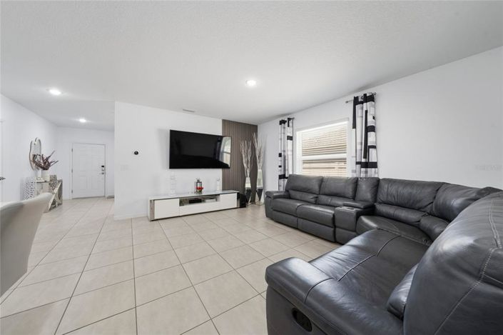 Image No.26-4 Bed House for sale