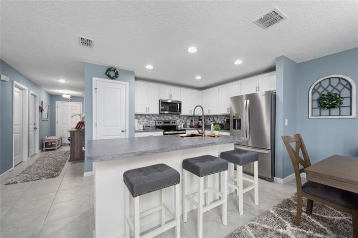 Image No.10-3 Bed House for sale