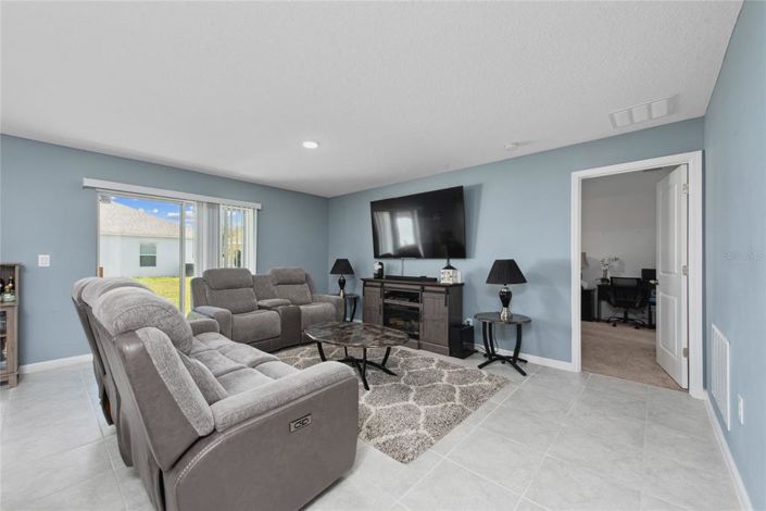 Image No.8-3 Bed House for sale