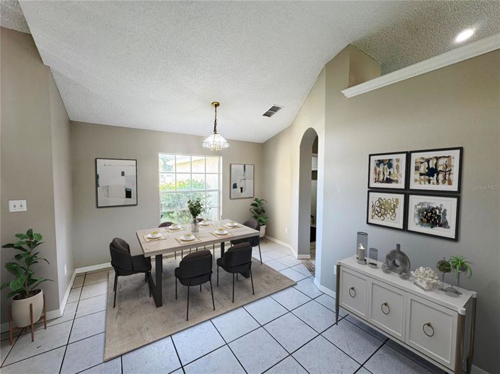 Image No.17-3 Bed House for sale