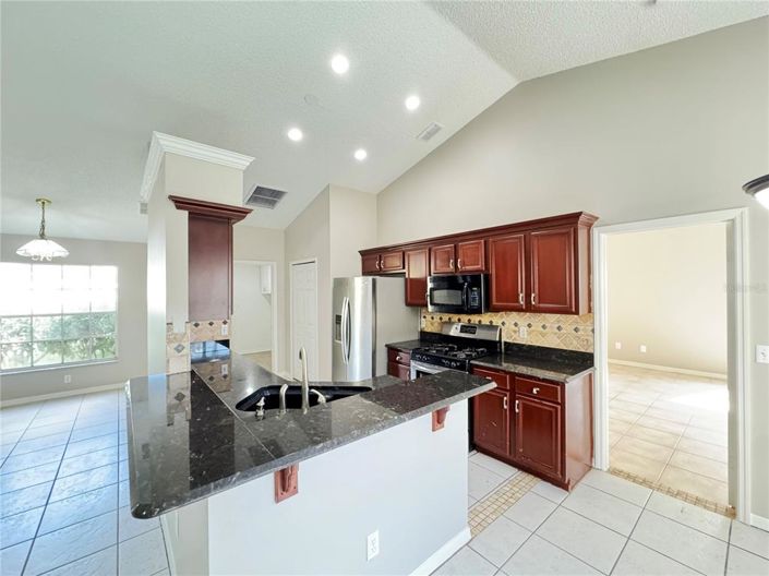 Image No.19-3 Bed House for sale
