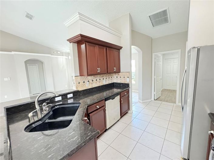 Image No.20-3 Bed House for sale