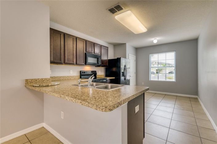 Image No.13-3 Bed Townhouse for sale