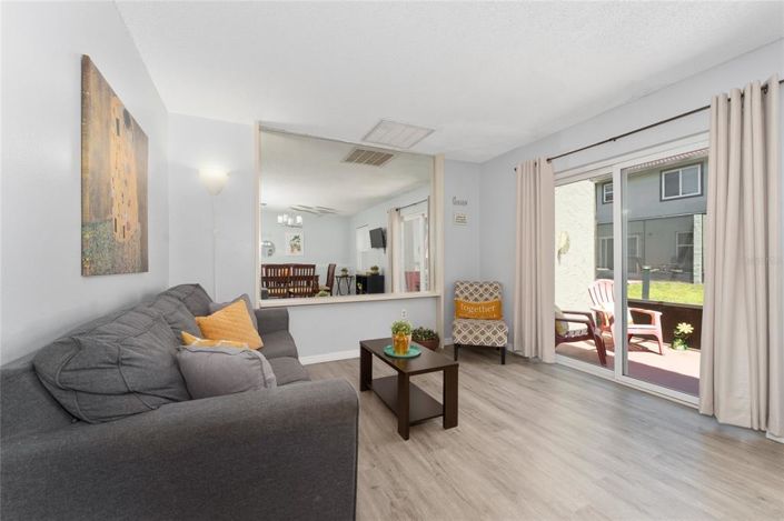 Image No.10-2 Bed Townhouse for sale