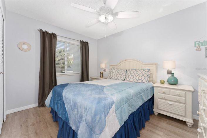 Image No.12-2 Bed Townhouse for sale