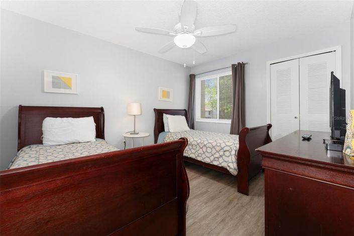 Image No.17-2 Bed Townhouse for sale