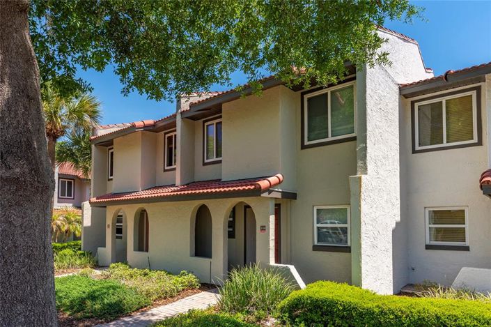 Image No.18-2 Bed Townhouse for sale