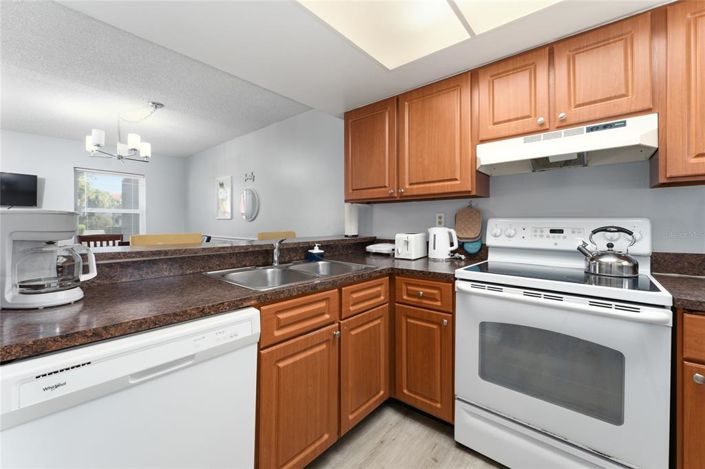 Image No.6-2 Bed Townhouse for sale