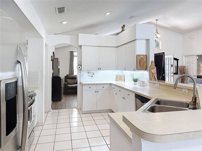 Image No.6-3 Bed House for sale