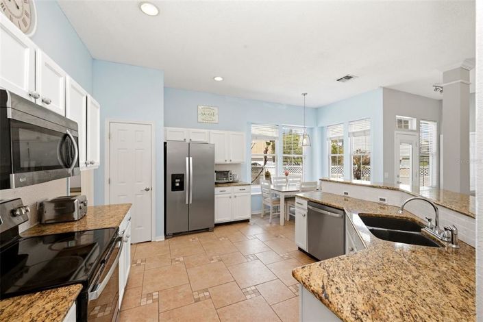 Image No.17-3 Bed House for sale