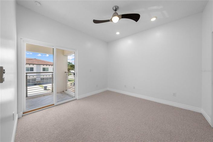 Image No.31-3 Bed Townhouse for sale