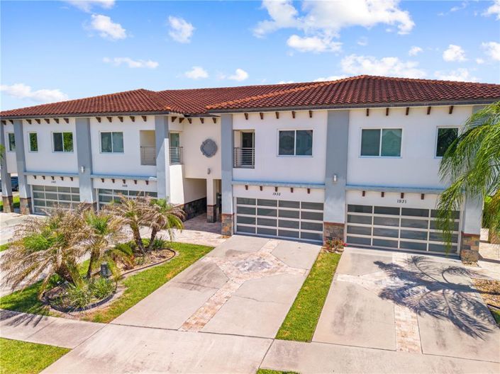 Image No.52-3 Bed Townhouse for sale