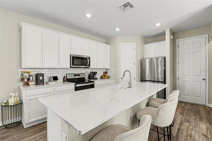 Image No.8-3 Bed House for sale