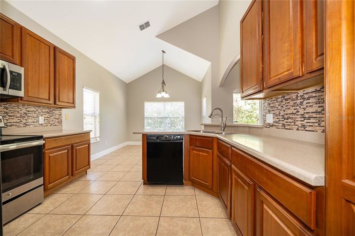 Image No.17-4 Bed House for sale