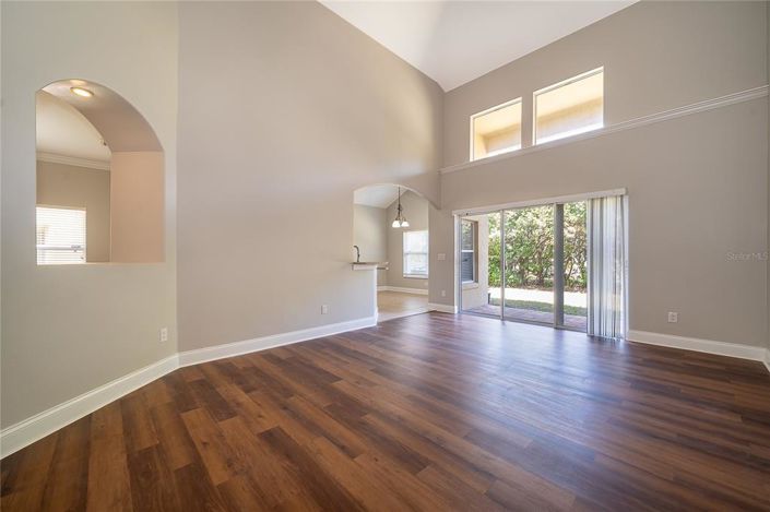 Image No.24-4 Bed House for sale