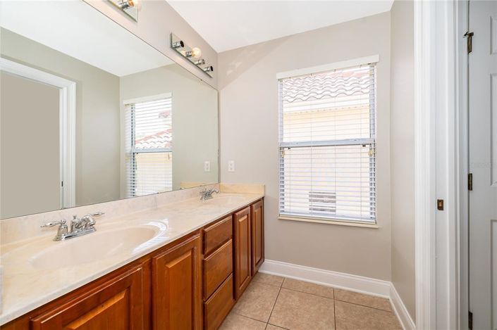 Image No.36-4 Bed House for sale