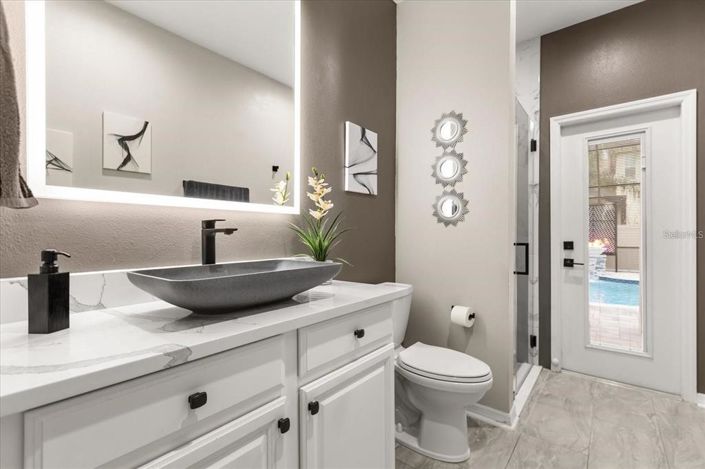 Image No.18-6 Bed House for sale