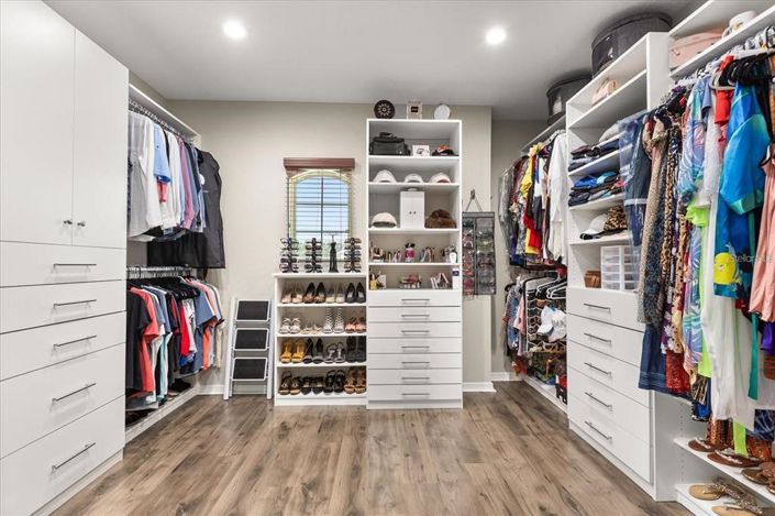 Image No.40-6 Bed House for sale