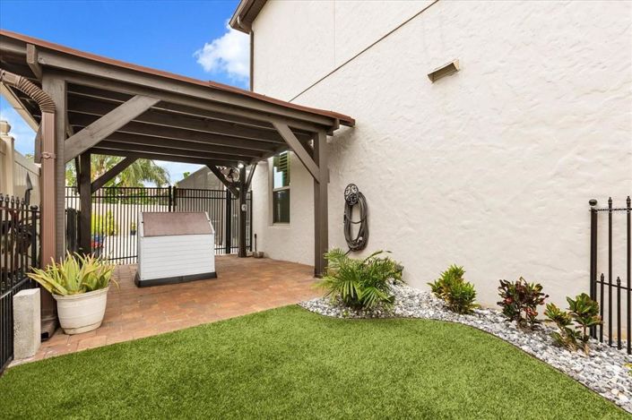 Image No.53-6 Bed House for sale