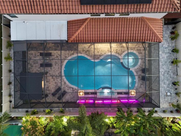 Image No.54-6 Bed House for sale