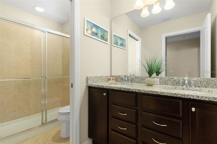 Image No.33-7 Bed House for sale