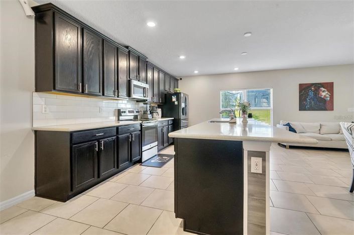 Image No.8-4 Bed House for sale