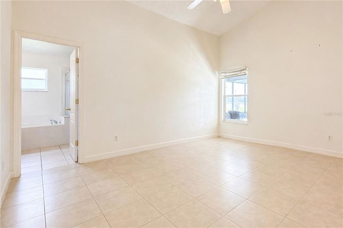 Image No.21-3 Bed House for sale