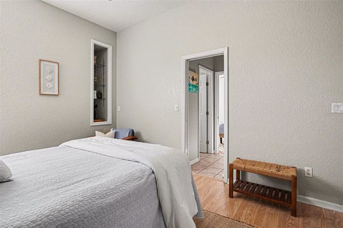 Image No.20-4 Bed House for sale