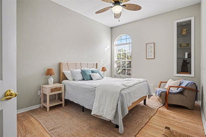 Image No.21-4 Bed House for sale