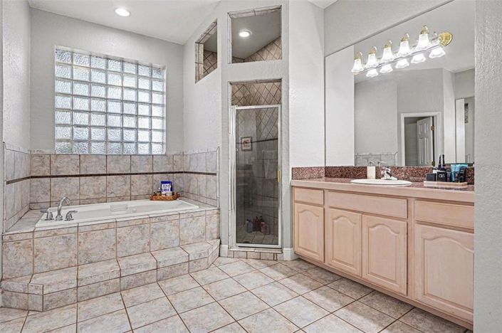 Image No.24-4 Bed House for sale