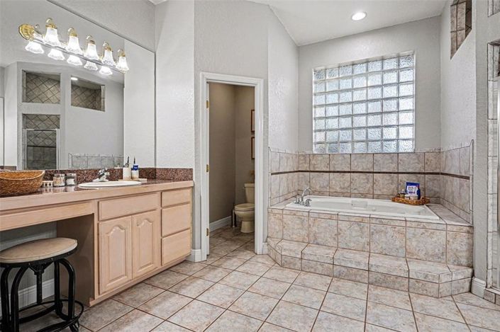 Image No.25-4 Bed House for sale