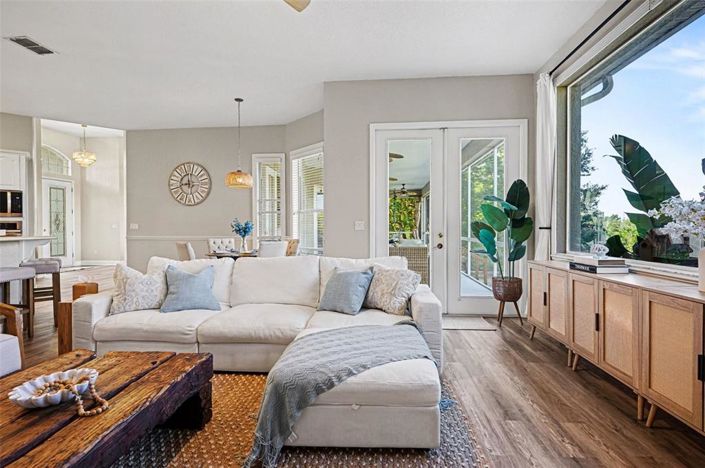 Image No.6-4 Bed House for sale