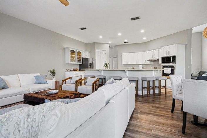 Image No.8-4 Bed House for sale