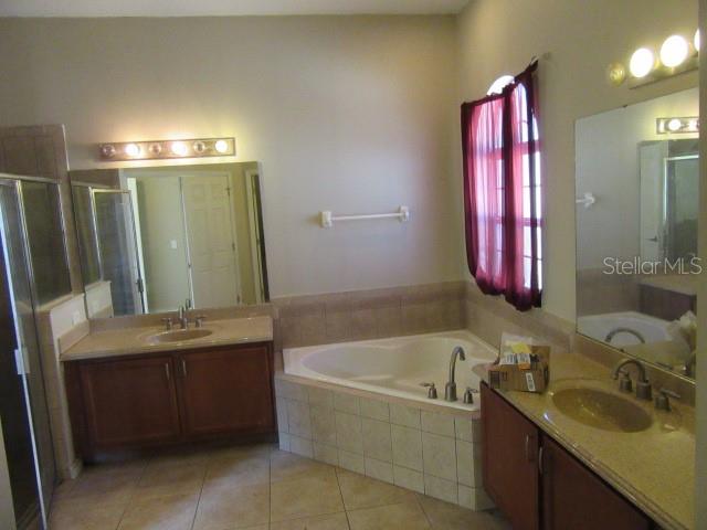 Image No.12-4 Bed House for sale