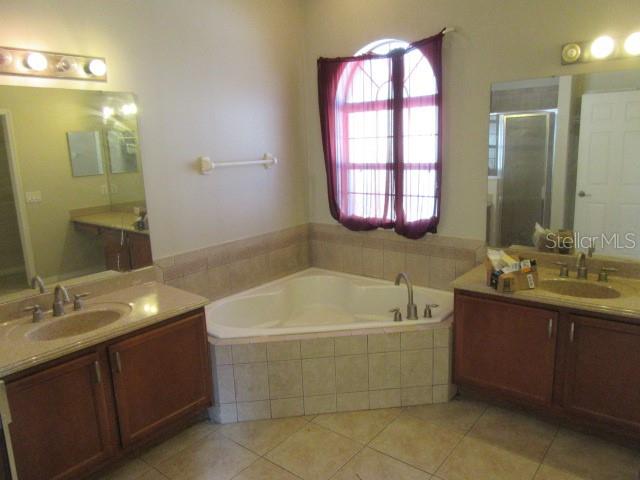 Image No.6-4 Bed House for sale