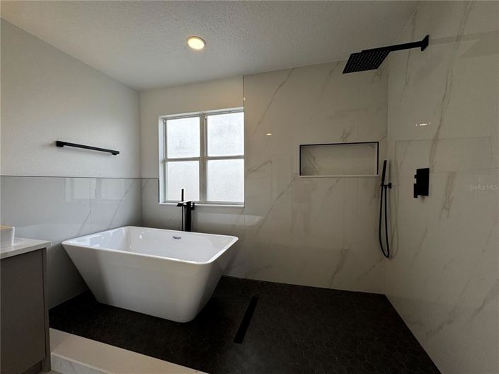 Image No.18-5 Bed House for sale