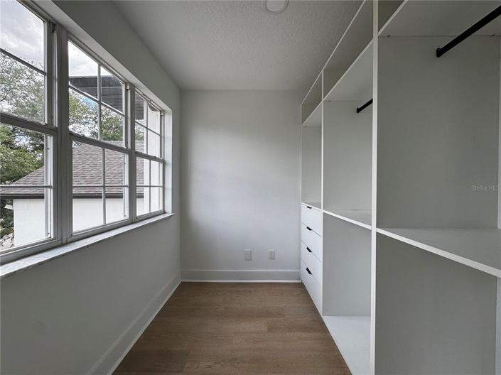 Image No.20-5 Bed House for sale