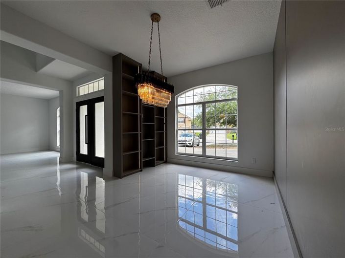 Image No.23-5 Bed House for sale