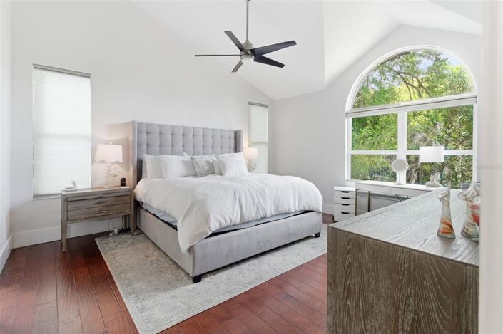 Image No.15-4 Bed House for sale