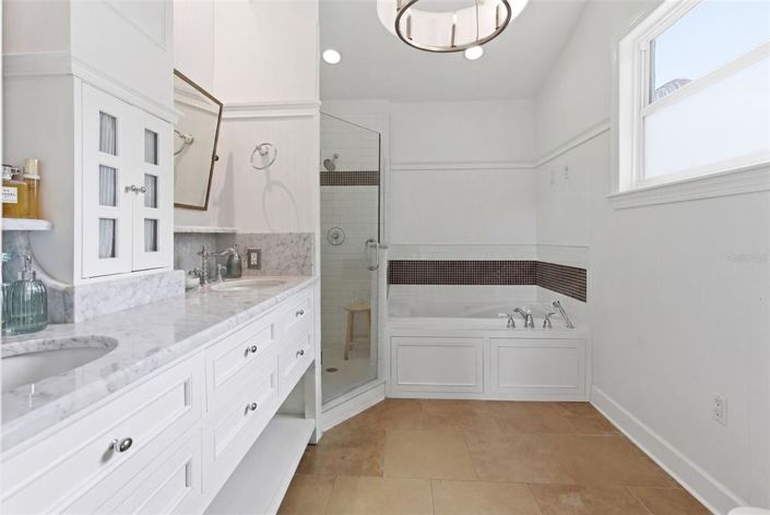 Image No.17-4 Bed House for sale