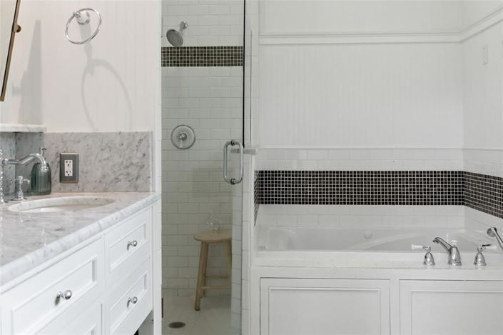 Image No.18-4 Bed House for sale