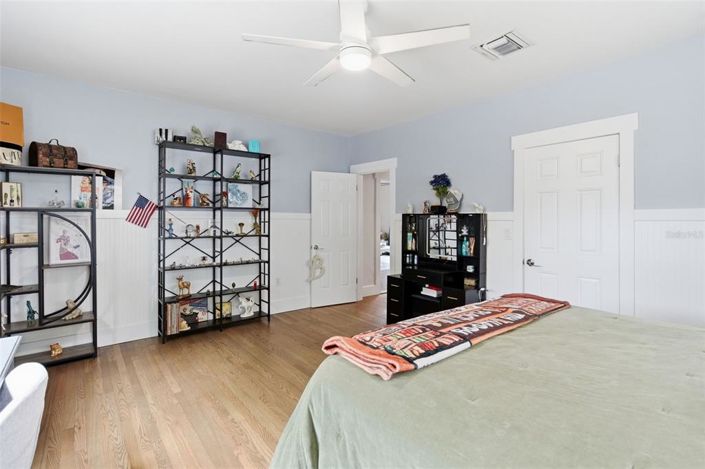 Image No.22-4 Bed House for sale