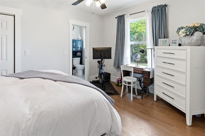 Image No.25-4 Bed House for sale