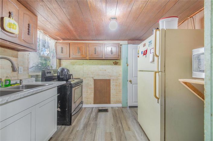 Image No.11-2 Bed House for sale