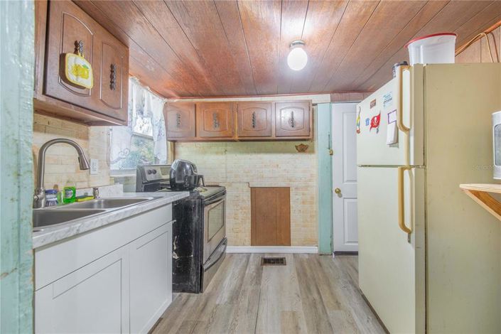 Image No.16-2 Bed House for sale