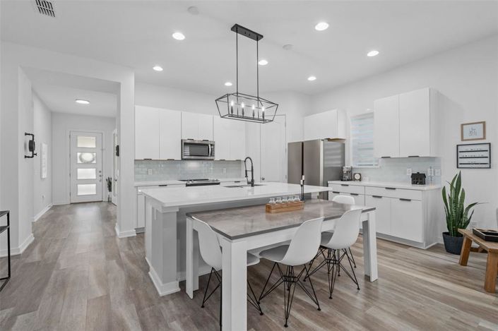 Image No.7-4 Bed House for sale