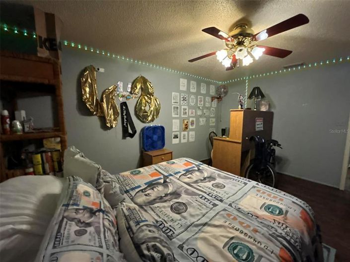 Image No.10-4 Bed House for sale