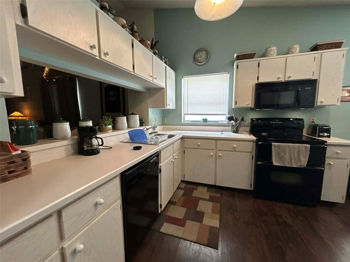 Image No.6-4 Bed House for sale