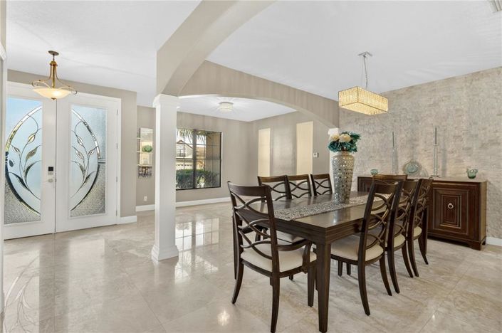 Image No.2-4 Bed House for sale