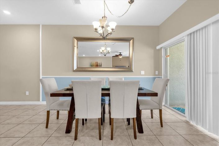 Image No.12-4 Bed Townhouse for sale